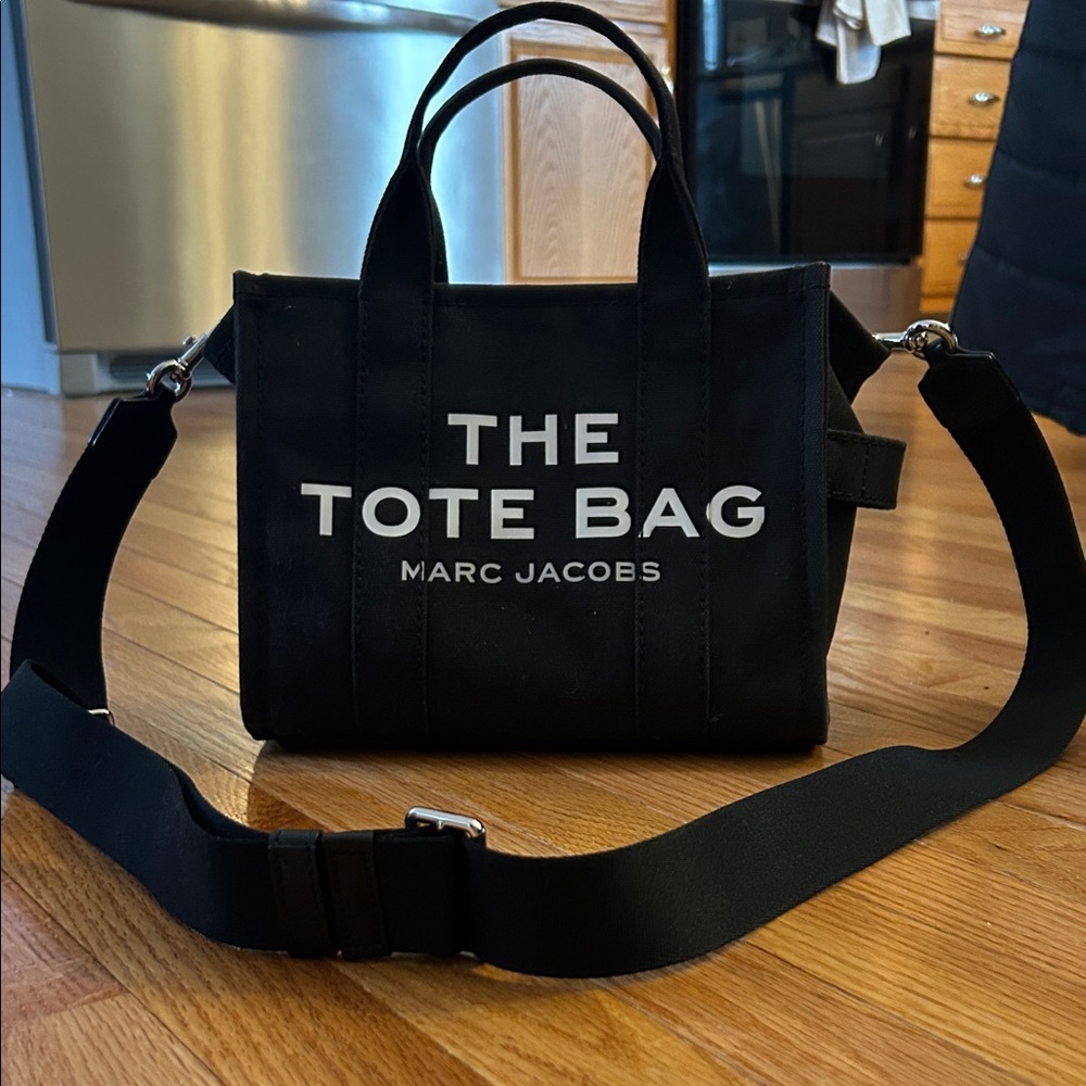 Marc Jacobs Black Messenger Bag small